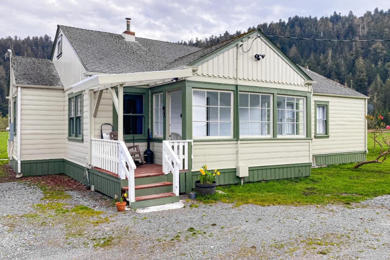 Redwood Farmhouse In The Orick Valley Extérieur photo