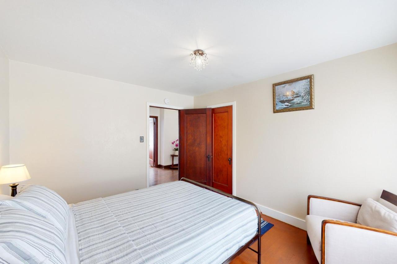 Redwood Farmhouse In The Orick Valley Extérieur photo